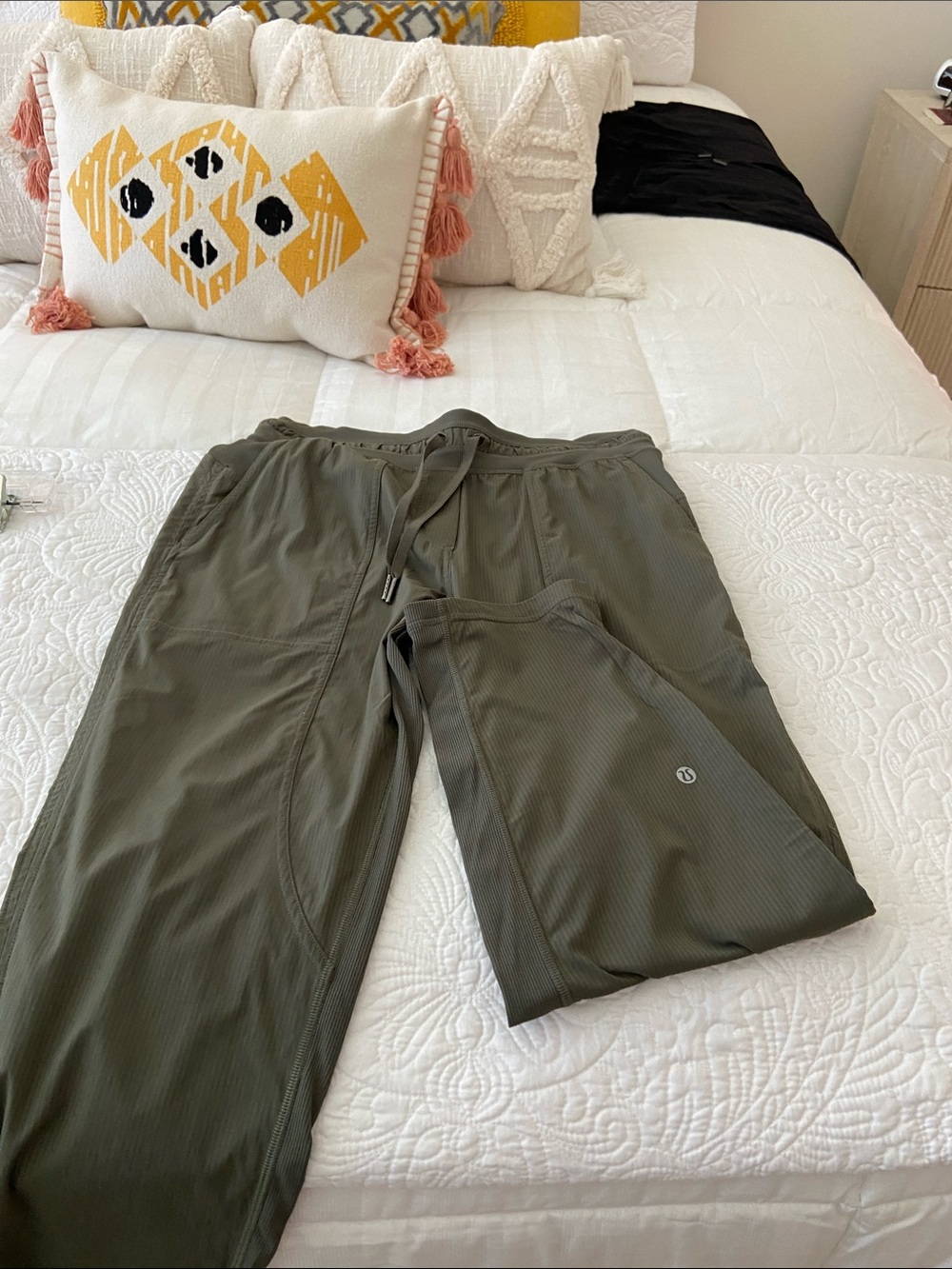 Lululemon dance crop in army green - Picture 4 of 5